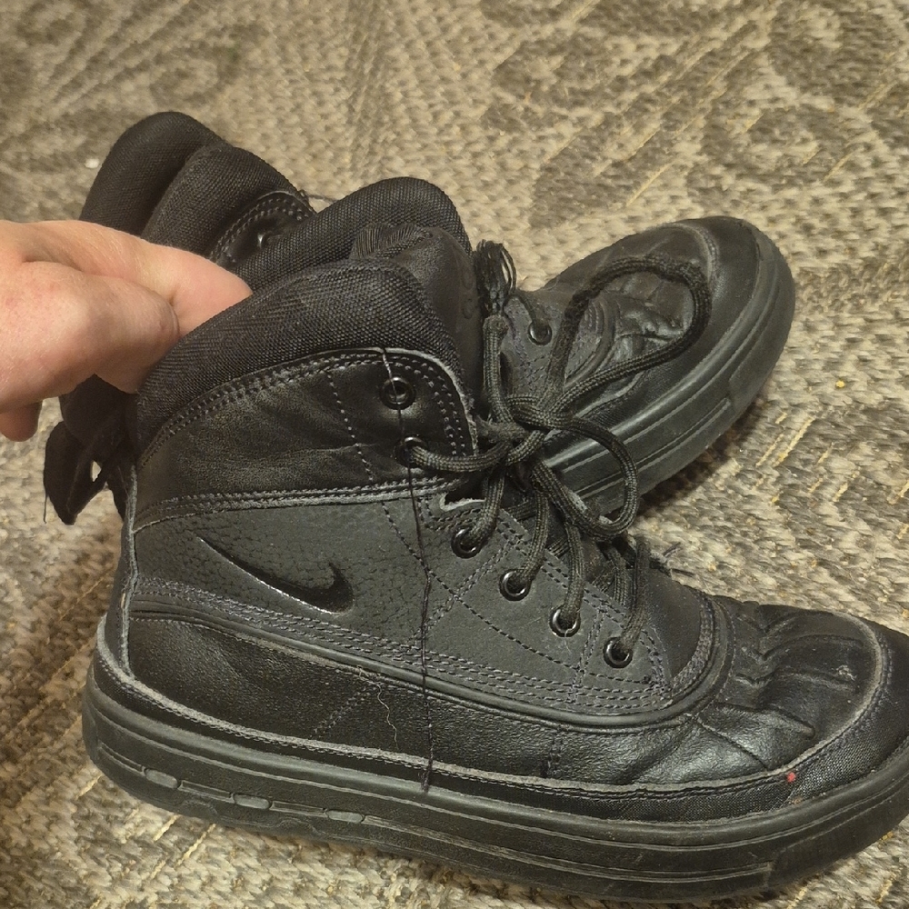 Nike Black High-Top Sneakers with Durable Design